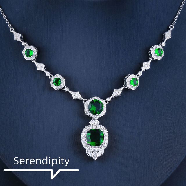 White Gold Emerald Necklace